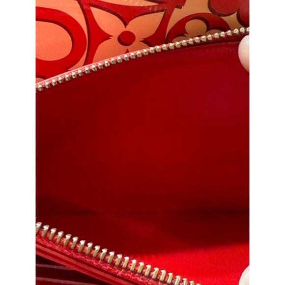 Louis Vuitton  Patent Sweet Monogram Sarah Wallet Pomme D'Amour*Limited Edition - Picture 12 of 16